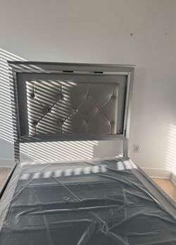 Glam Silver Croc Queen Bed by Crown Mark