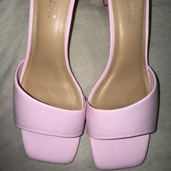 SANDALS/HEELS