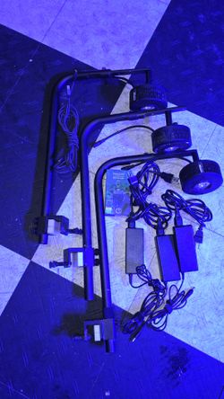 Kessil A360X full kit 
3 lights
3 arms
3 power supplies.
1 bluetooth Dongle
2 K link cables.
Work perfectly.
Full kit