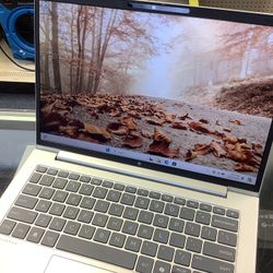 HP EliteBook Intel Ultra 5 135U