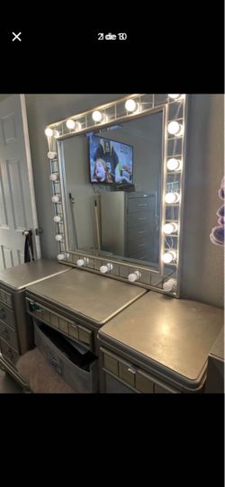 Vanity mirror and stool