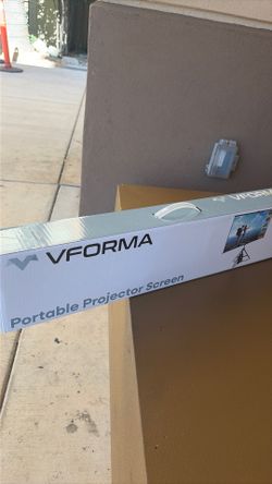 Portable projector screen