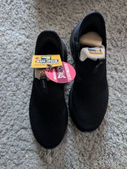 Brand new women's hands free flex slip on sneakers size 7.5