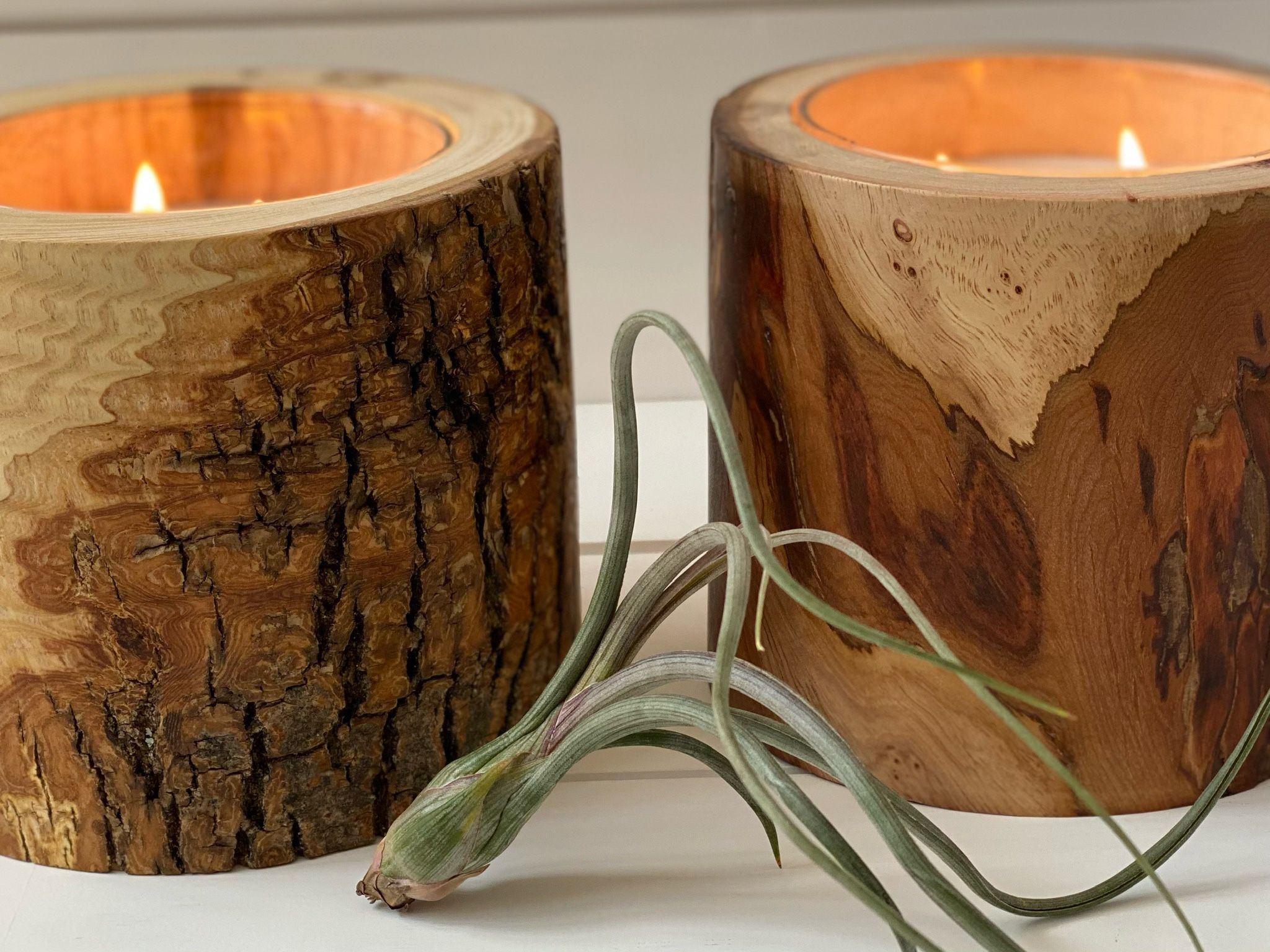 Handmade Scented Candles With Natural Wood Container . 