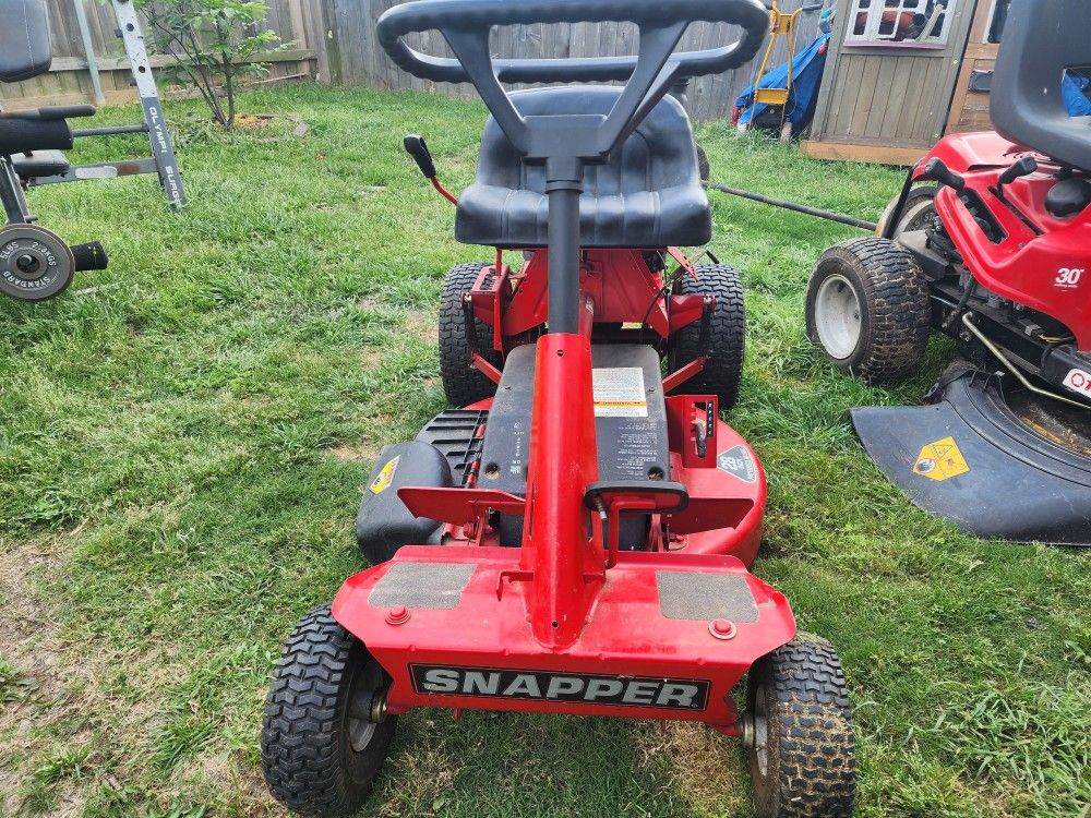 Snapper 28" Deck Riding Mower 