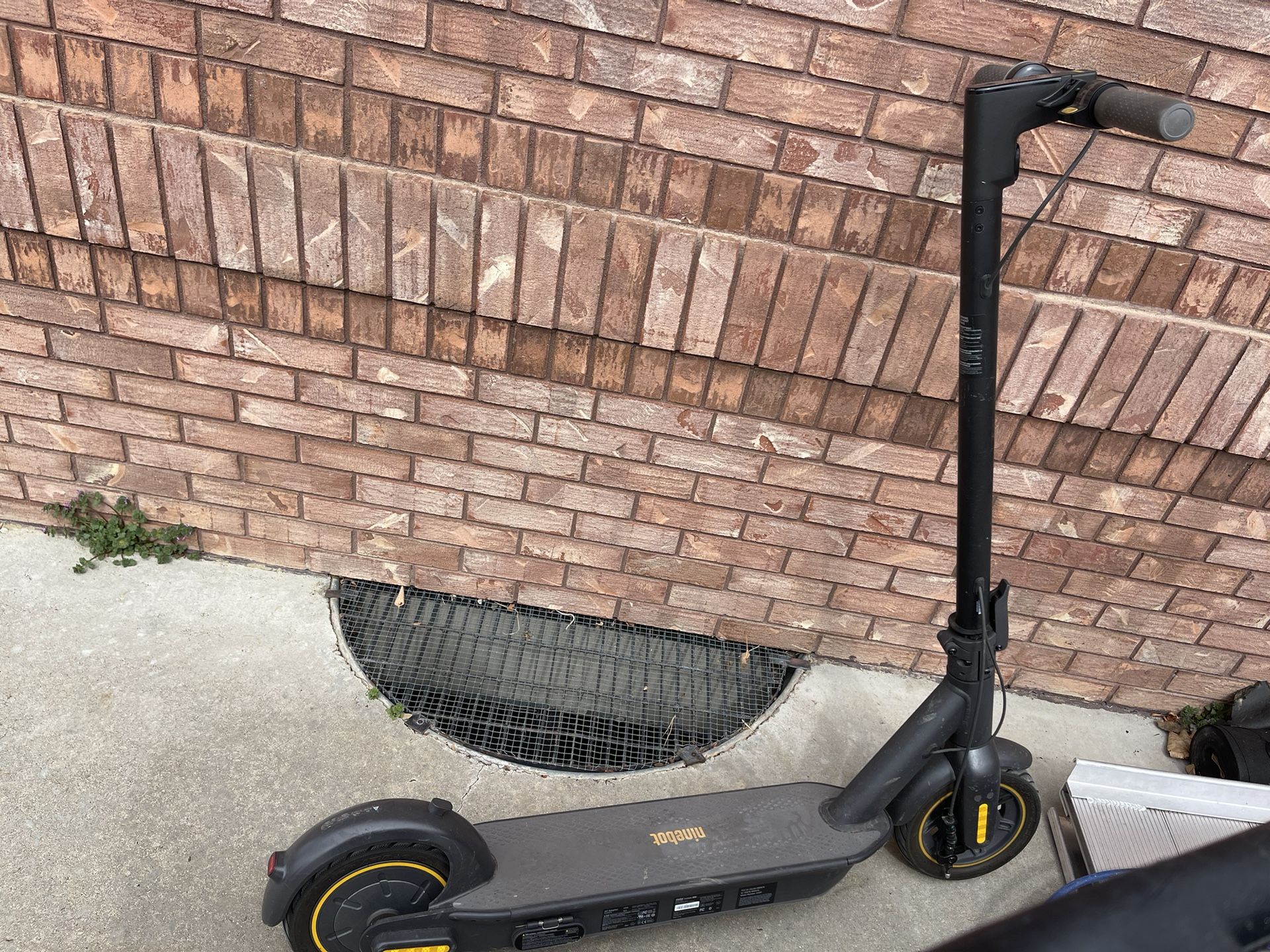9bot Scooter