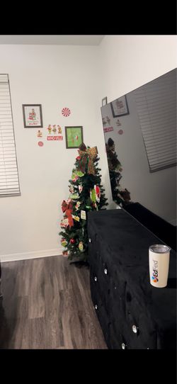Brand new bed set barely used