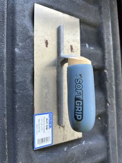 Soft Grip Flooring Trowel 11“ X 4 1/2“