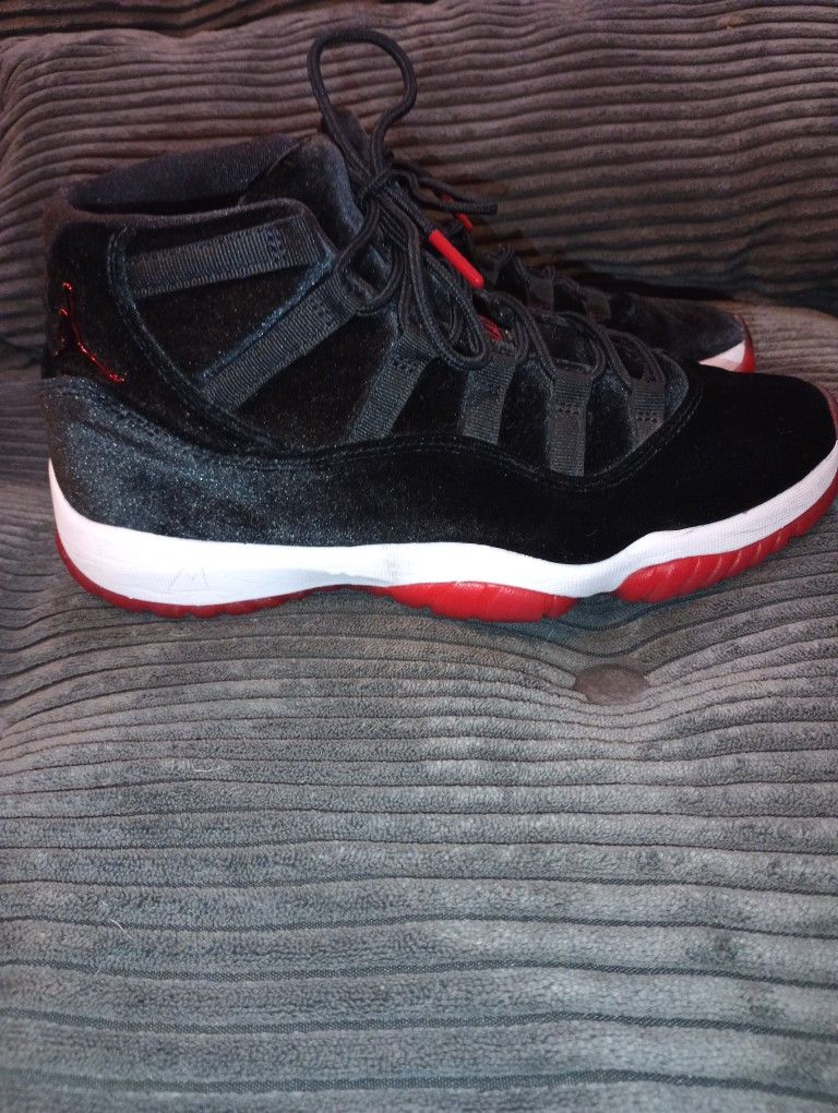 Women's Jordan Retro 11 Bred Velvets
