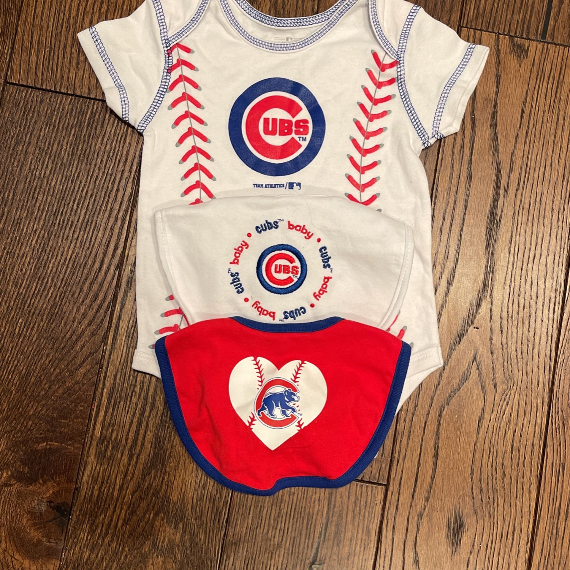 Cubs Onesie & Bibs