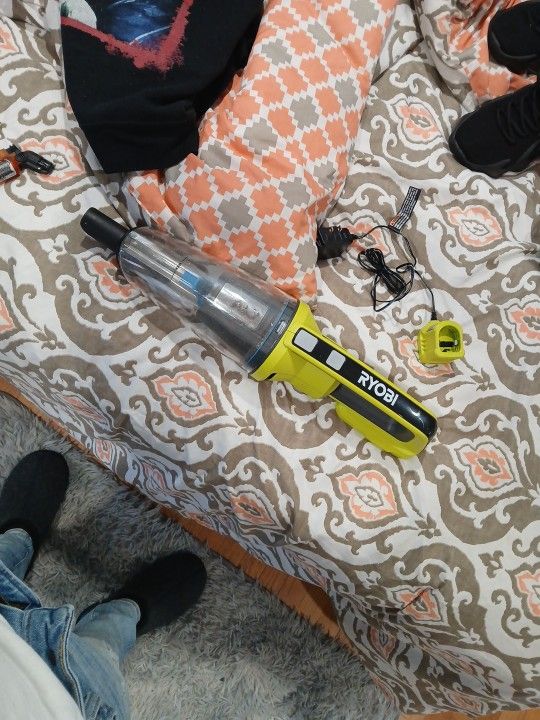 RYOBI VACUUM