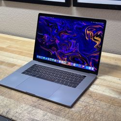 2017 15” MacBook Pro - 3.1 GHz i7 - 16GB - 500GB SSD