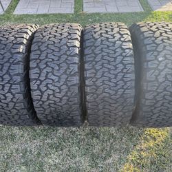(4) 33x12.50R20 Bfgoodrich All Terrain KO2