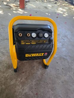 DEWALT
2.5 Gal. Portable Electric Heavy Duty 200 PSI Quiet Air Compressor