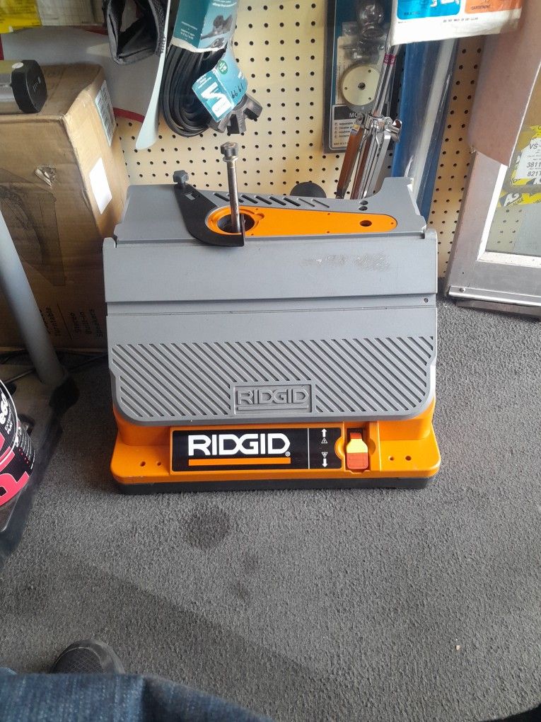 Ridgid Belt Isolating Spindle Sander