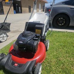 TORO GAS SELF PROPELLED LANW MOWER LIKE NEW 