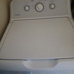 Basic AMANA Washer And Dryer 