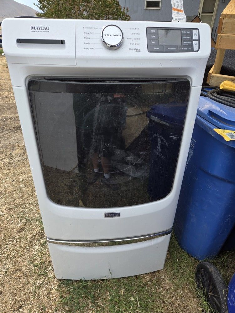 Front Load Washer With Pedistal