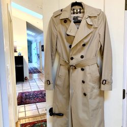 Timeless Burberry Coat Sz 4