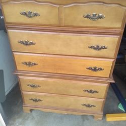 Nice Real Wooden 5 Drawer Dresser! 