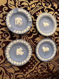 Small Wedgwood plates