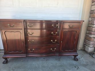 Antique mahogony sideboarx