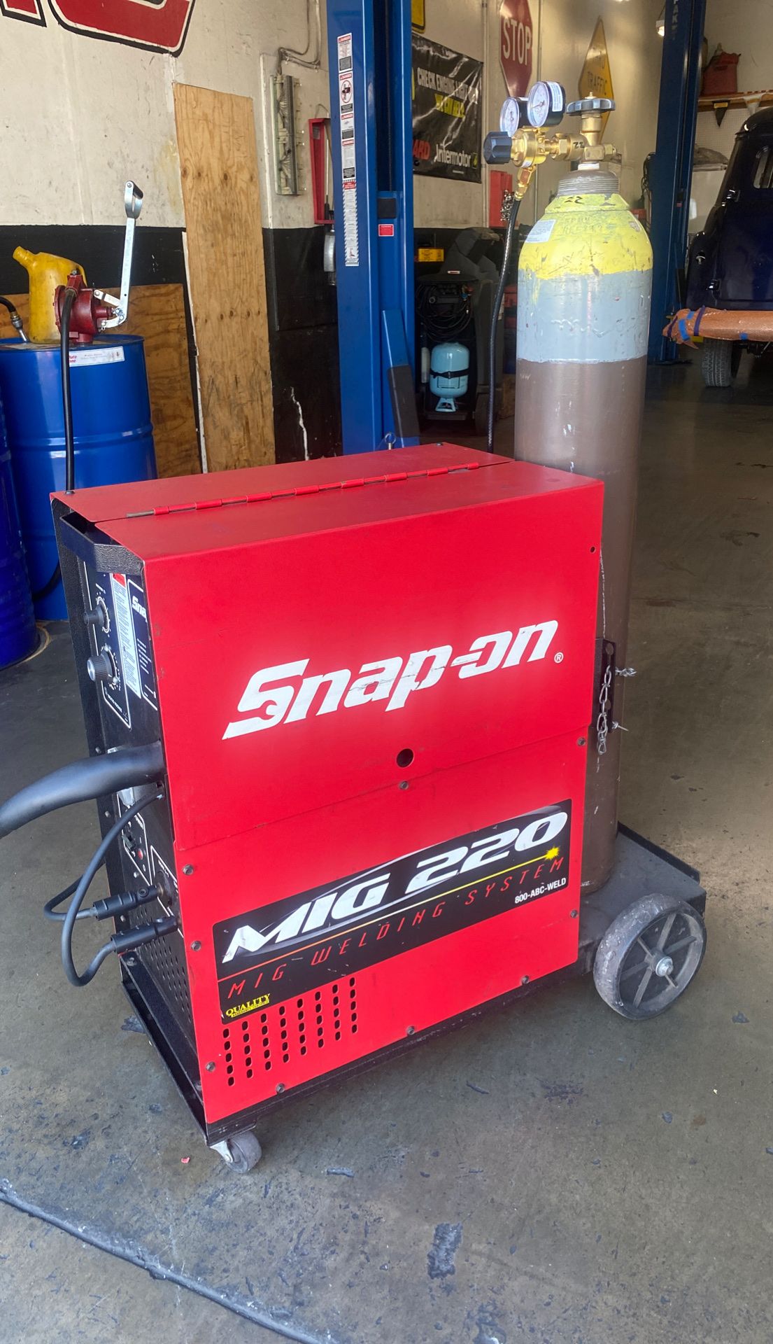 Snapon MIG 220 Mig Welding System like new for Sale in Placentia, CA