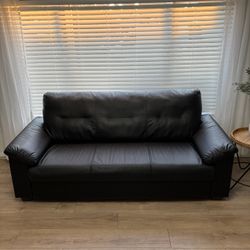 Like New ! Black Leather Couch 🛋️ FREE DELIVERY 🚚