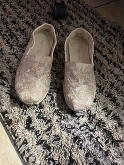 Toms