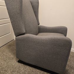 Nursery Rocking Chair Very Comfy .Great Condition. Pick.up Only