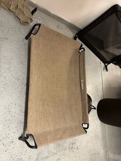 Veehoo Elevated Dog Bed / Cot - Tan