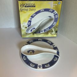 Oneida “Spring Daisy” Spoon Rest And Trivit