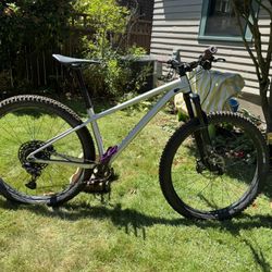 Specialized Fuse Medium – Fox 34, XT Brakes, OneUp Dropper, NX Eagle