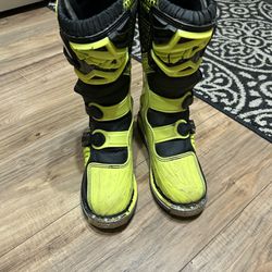 Fly Boots (size 5)