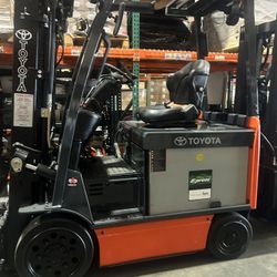 Toyota 2020 Forklift Electric 5,000 Pounds