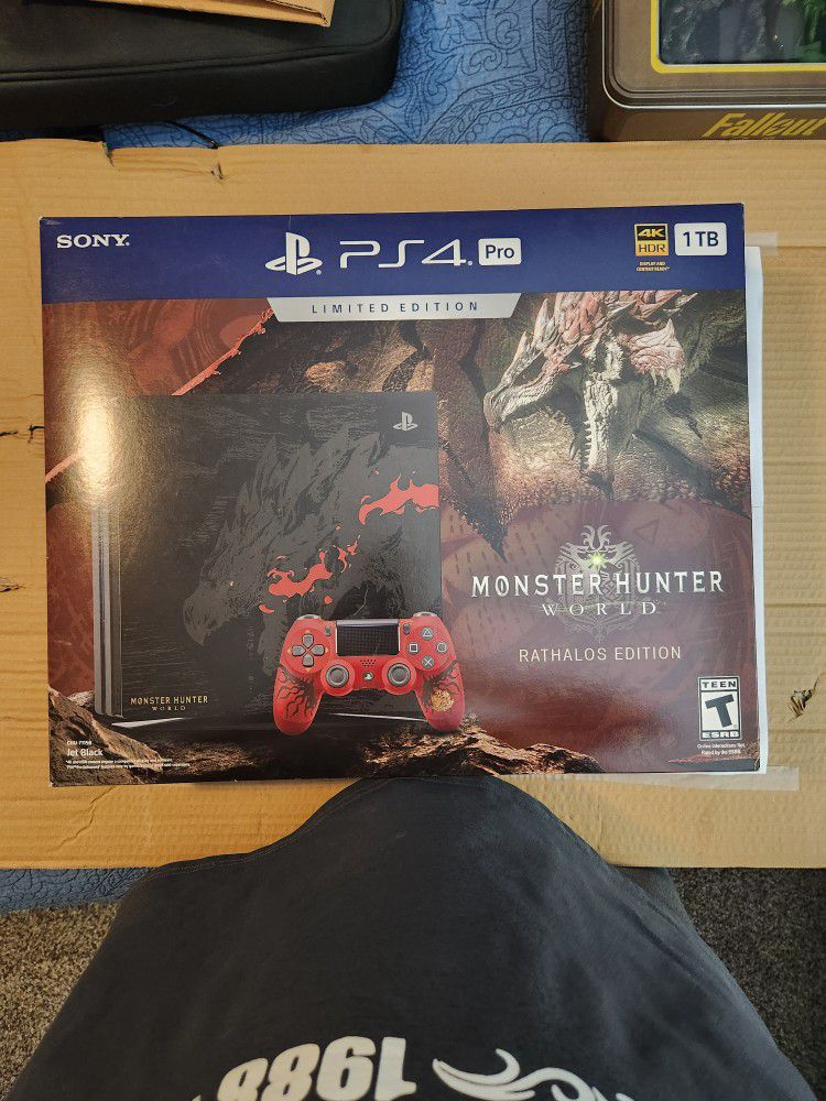 PlayStation 4 Pro - Monster Hunter Edition