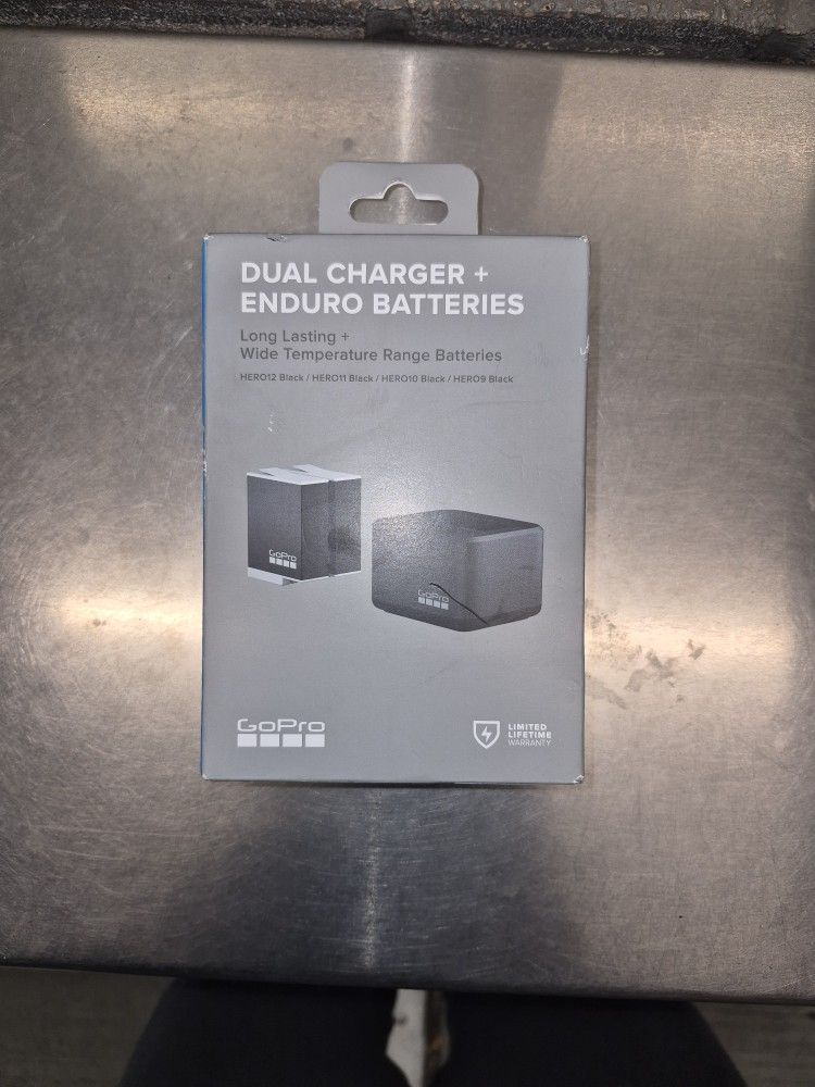 Go Pro Battery And Charger