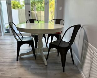 Round Dining Set