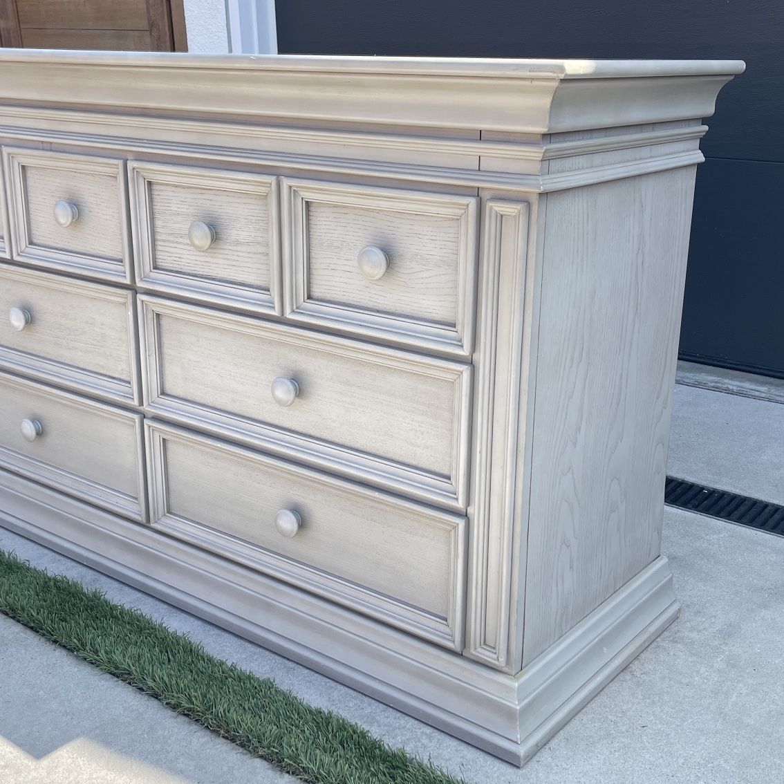 Baby Cache Vienna 6 Drawer Double Dresser Ash Gray for Sale in Culver City CA OfferUp