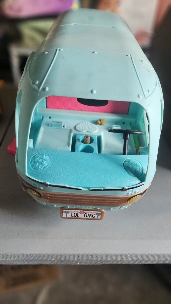 LOL Bus And Accessories