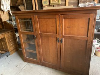 Entertainment center, mission oak, great condition.