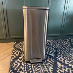 13-Gallon Stainless Steel Kitchen Trash Can – Soft-Close Lid & Step Pedal - Brand New 