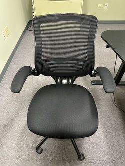 Black Mesh Office Chair with Armrests