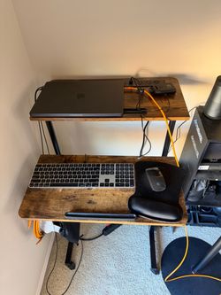 Hadulcet Adjustable Standing Desk with Wheels – Rustic Brown