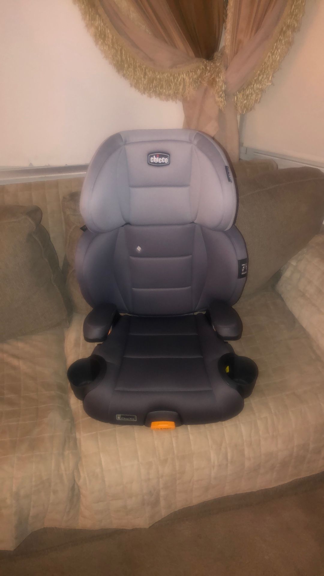 Chicco Car Seat / Booster Seat Perfect Condition