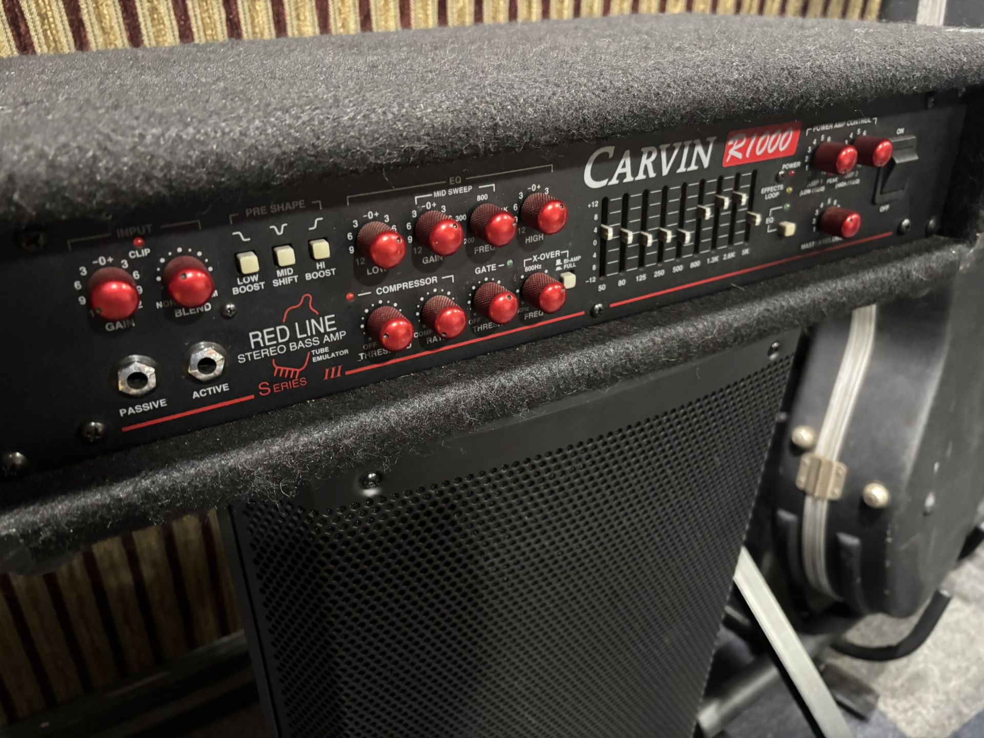 Carvin USA -R1000 Bass Head
