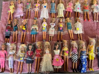 33 vintage dolls