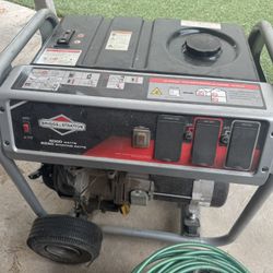 Briggs & Stratton 5000 WATT RATED SURGE 6250 WATT Generator