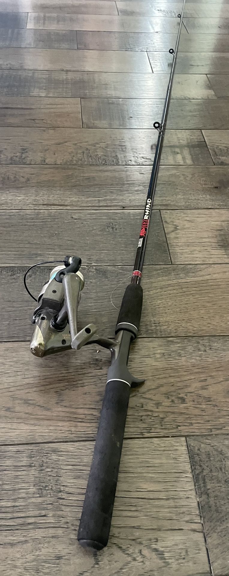 🎣🐟🎣🐟COMPLETE VINTAGE  - Red Rhino Fishing Rod and Reel RR60MH Medium to Heavy Action 6' Exc Working🎣🐟🎣🐟 