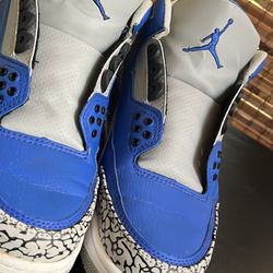 Air Jordan Retro 3 Varsity Royal Cement 